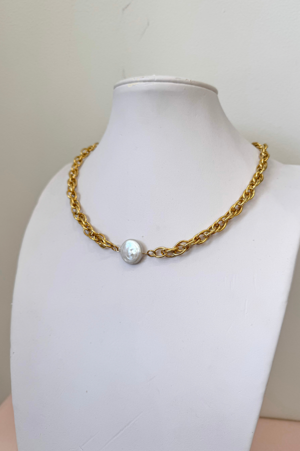 Pearl and Chain Necklace