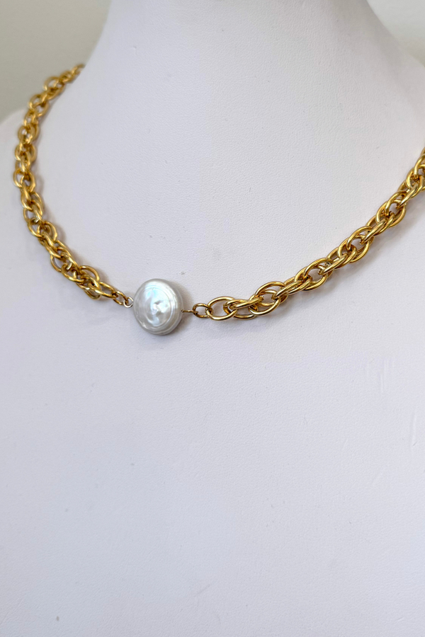 Pearl and Chain Necklace