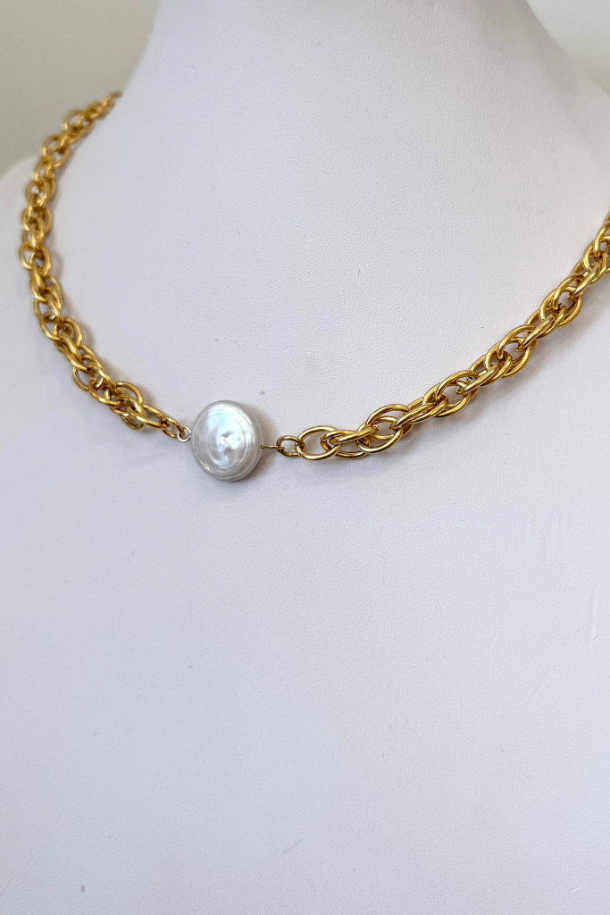 Pearl and Chain Necklace