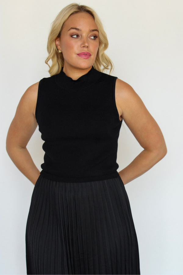 Early Riser Midi Dress In Black