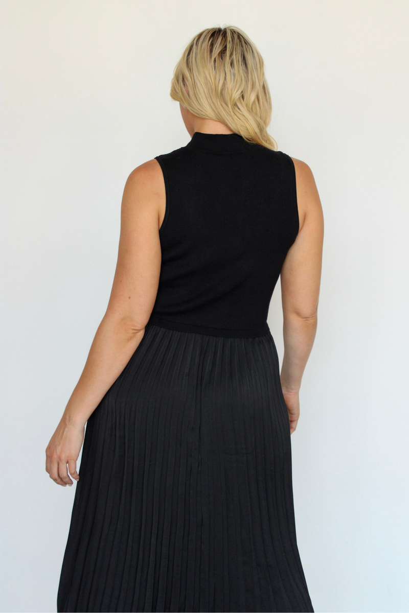 Early Riser Midi Dress In Black