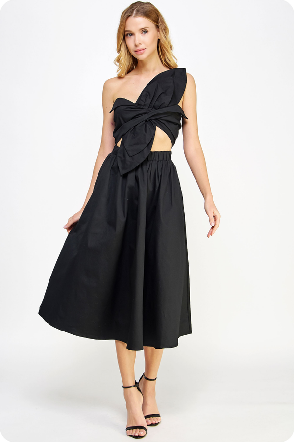 Sofia Cut Out Bow Midi Dress in Black