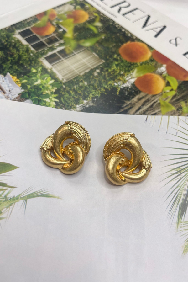 Knot of Gold Earring